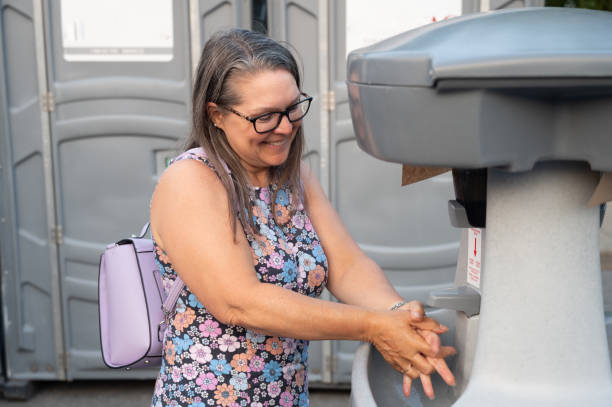 Best Best portable toilet rental  in Belle Isle, FL